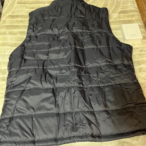 Battery Powered Heated Vest - Size L Comes With Battery - Picture 6 of 9